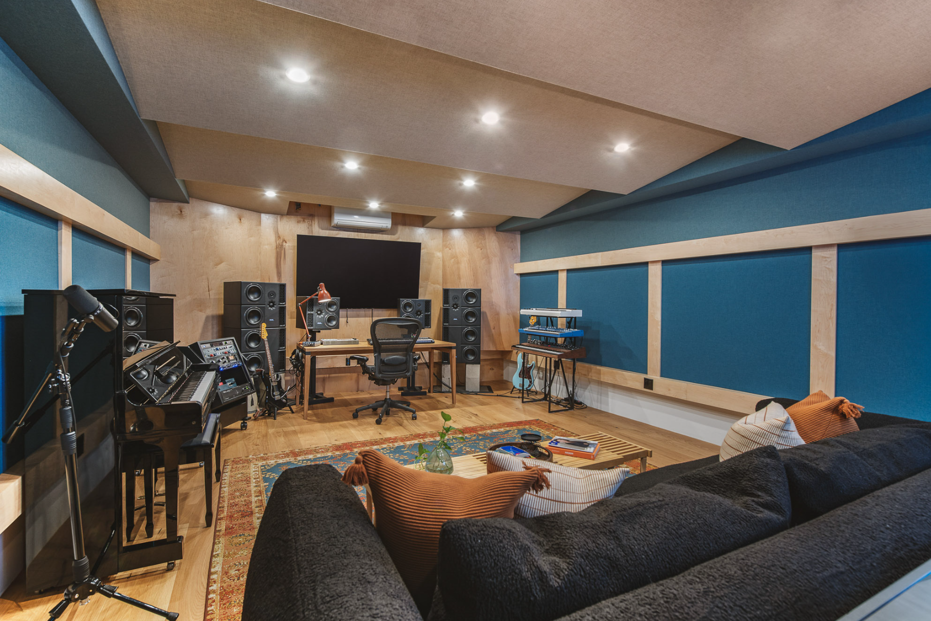 Los Feliz — music room detail